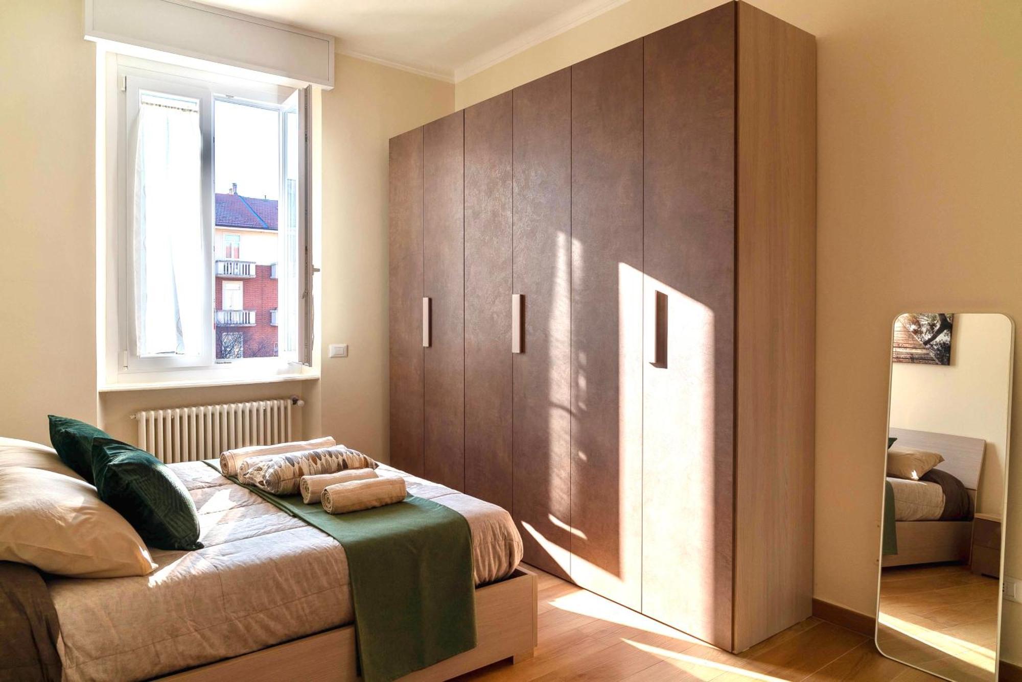 Residenza Peschiera - Street Parking & Metro Apartment *