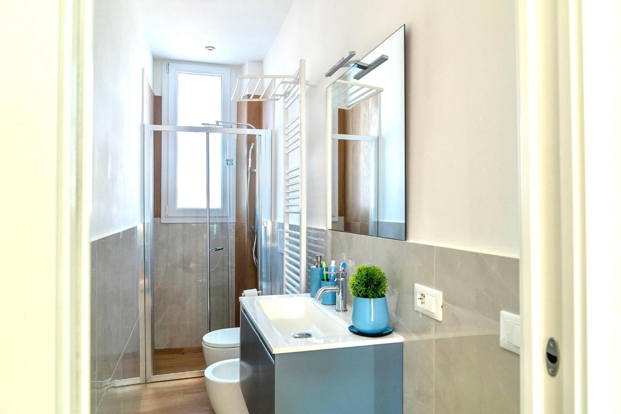 Residenza Peschiera - Street Parking & Metro Apartment *