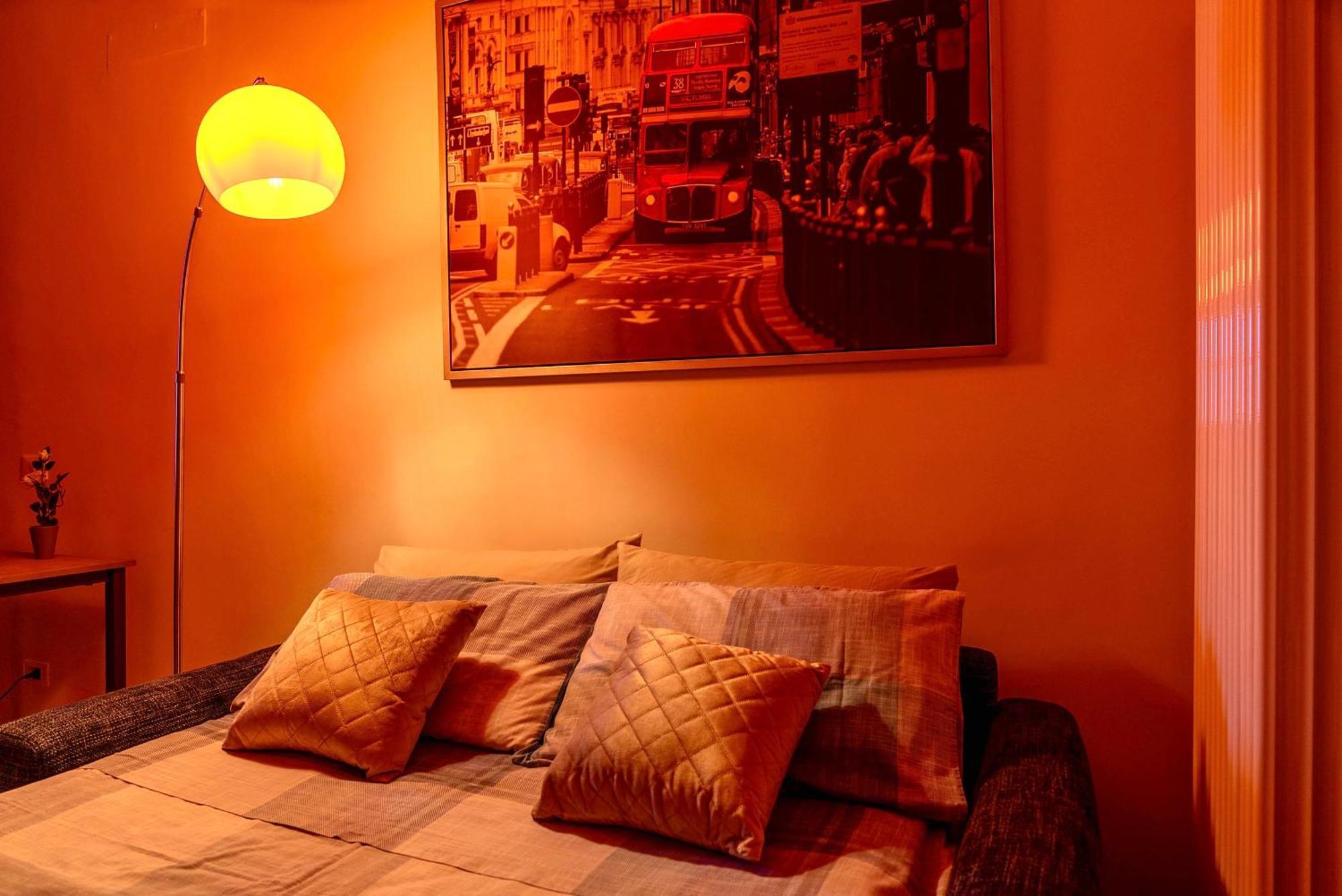 Residenza Peschiera - Street Parking & Metro Appartement