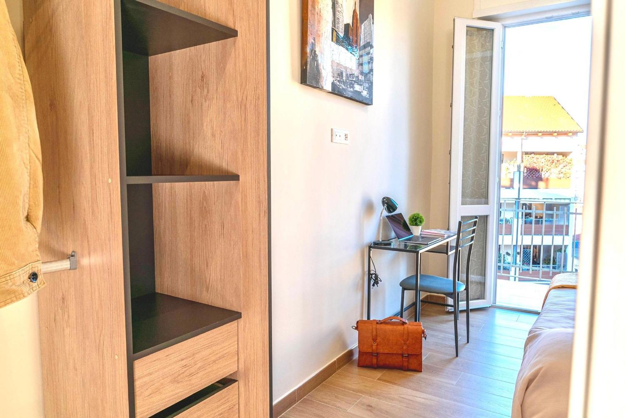 Residenza Peschiera - Street Parking & Metro